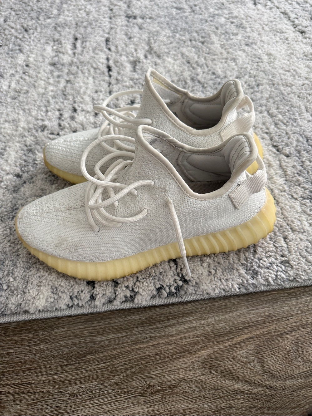 Yeezy 350 Cream - Picture 4 of 6